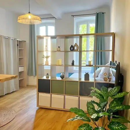Apartment Agreable Refait A Neuf, Centre Historique Avignon